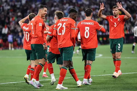  إنجاز تاريخي ينتظر رونالدو.. ماذا يحتاج منتخب البرتغال للتأهل لكأس العالم؟